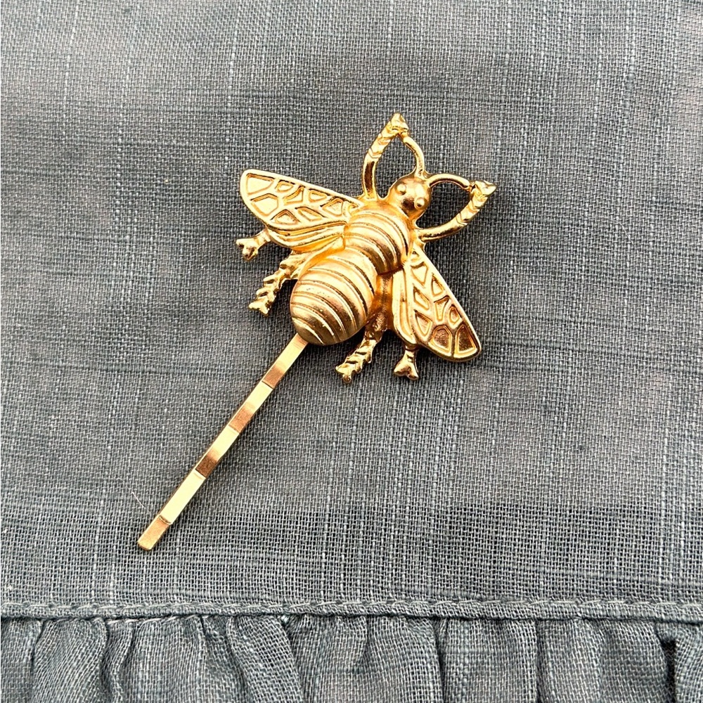 Cathercing Egyptian Honey Bumble Bee Hair Pin